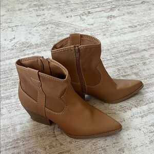 Universal Thread Brown Ankle Booties